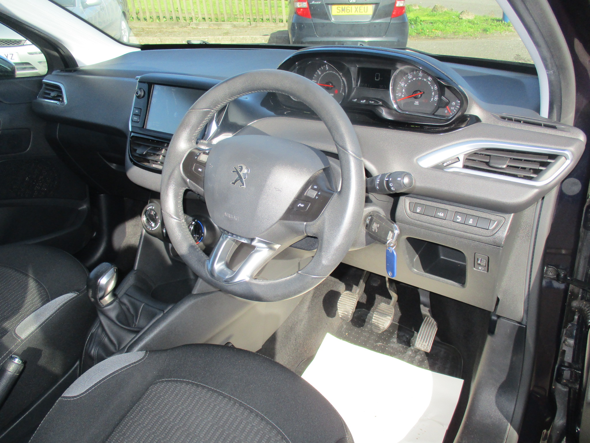 PEUGEOT 208 1.2 STYLE 2014